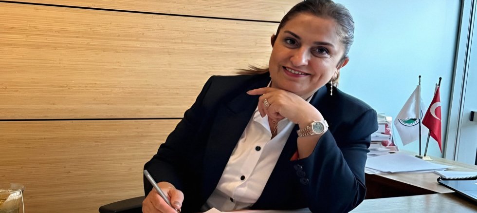 FATMA BACAR’DAN ÖĞRETMENLER GÜNÜNE DUYGU YÜKLÜ MESAJ