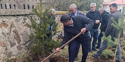 Kars’ta Milli Ağaçlandırma Gününde Susuz’da Yüzlerce  Fidan Dikildi